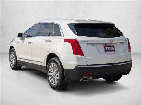 Used 2017 Cadillac XT5 Luxury w/ Driver Awareness Package image 5