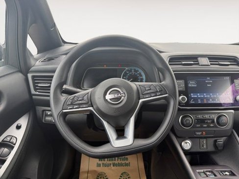 Used 2024 Nissan Leaf S image 12