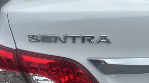 Used 2015 Nissan Sentra SV image 12