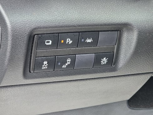 Used 2024 Nissan Kicks S image 8