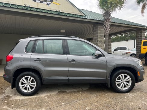 Used 2016 Volkswagen Tiguan S image 4