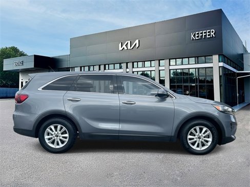 Used 2020 Kia Sorento LX image 9