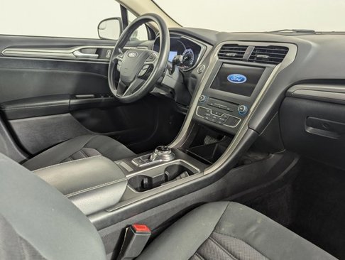 Used 2017 Ford Fusion SE w/ Fusion SE Technology Package image 21