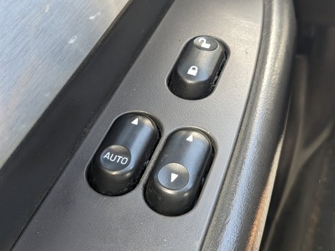 Used 2002 Ford Thunderbird image 18
