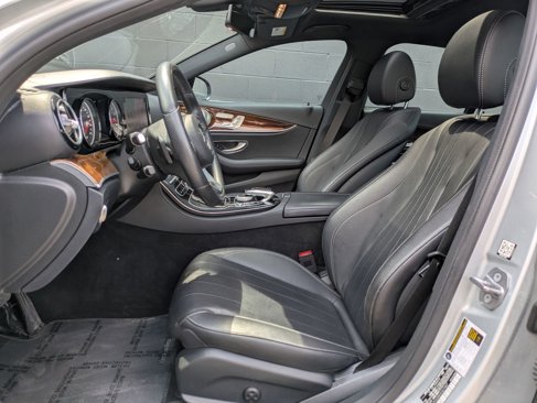 Used 2018 Mercedes-Benz E 400 4MATIC Sedan image 23