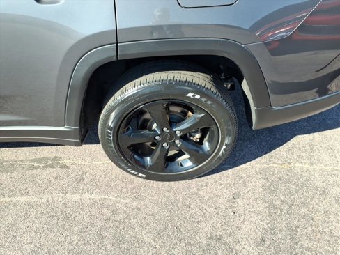 Used 2023 Jeep Grand Cherokee L Laredo image 21