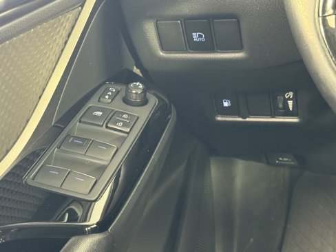 Used 2020 Toyota C-HR Limited image 24