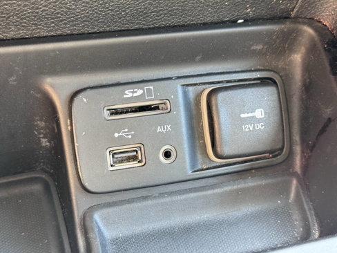Used 2018 Jeep Cherokee Latitude w/ Altitude Package image 14