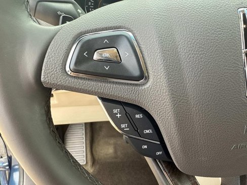 Used 2017 Lincoln MKX Reserve image 28