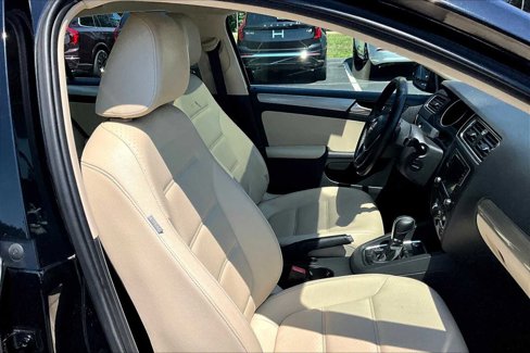Used 2017 Volkswagen Jetta SE image 7