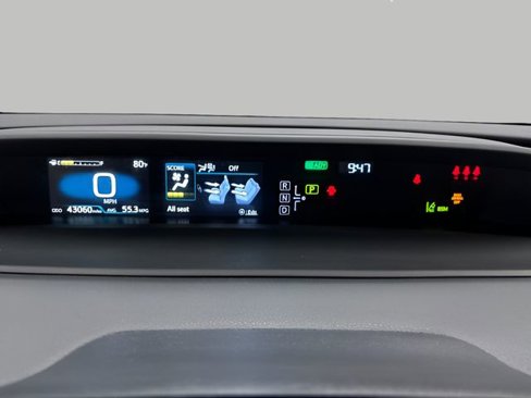 Used 2021 Toyota Prius L Eco image 15
