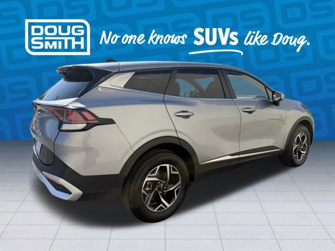 Used 2023 Kia Sportage LX image 3