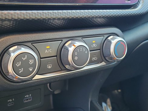 Certified 2024 Nissan Kicks SV image 28