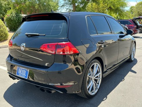 Used 2017 Volkswagen Golf R 4-Door image 9