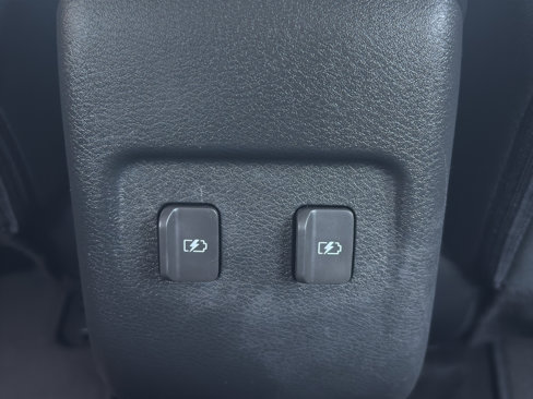 Used 2024 Nissan Kicks SV image 32
