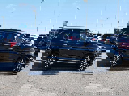Used 2020 Honda Pilot Touring image 3