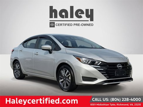 Used 2023 Nissan Versa SV image 1