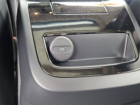 Used 2022 Volvo S60 T8 R-Design Expression image 21