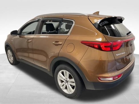 Used 2018 Kia Sportage LX w/ LX Popular Package image 4