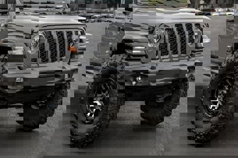 Used 2020 Jeep Gladiator Sport w/ Quick Order Package 24S image 2