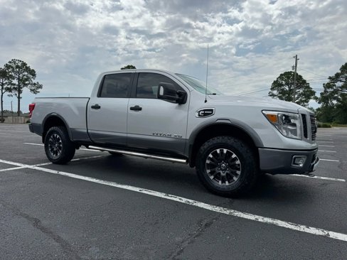 Used 2017 Nissan Titan PRO-4X image 4