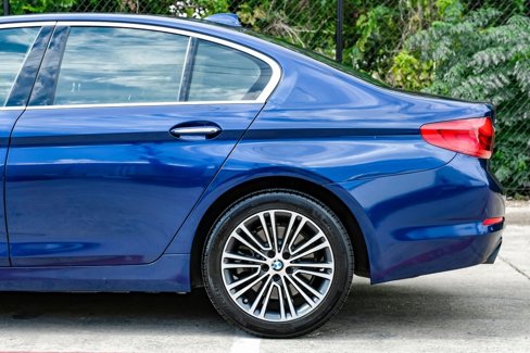 Used 2018 BMW 530i xDrive image 24