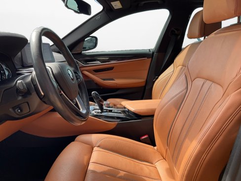 Used 2019 BMW 530i w/ Luxury Package image 9