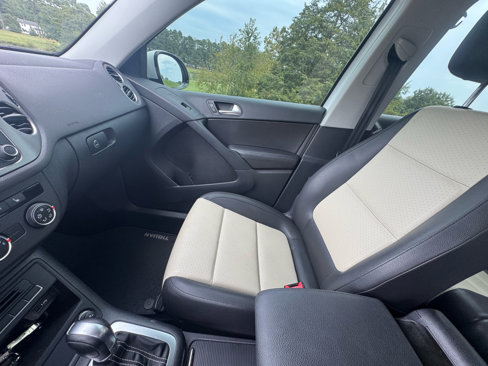 Used 2016 Volkswagen Tiguan S image 24