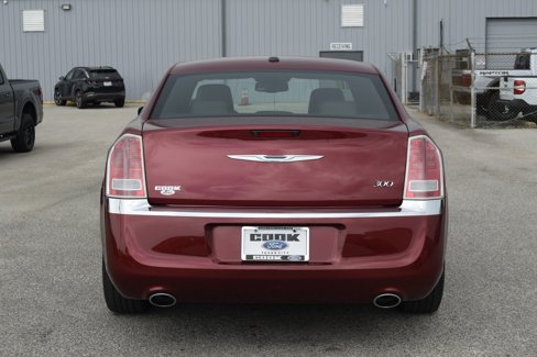 Used 2011 Chrysler 300 Limited image 10