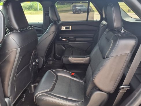 Used 2022 Ford Explorer ST w/ ST Street Pack image 9