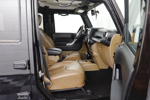 Used 2017 Jeep Wrangler Unlimited Rubicon w/ Connectivity Group image 33
