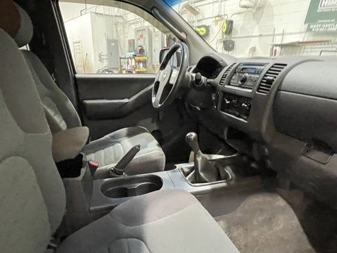Used 2009 Nissan Frontier XE w/ XE Preferred Pkg image 16