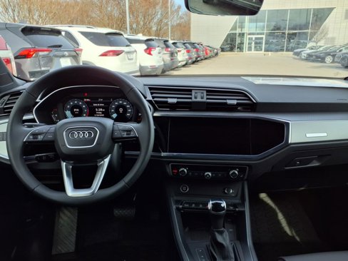 New 2025 Audi Q3 2.0T Premium image 11