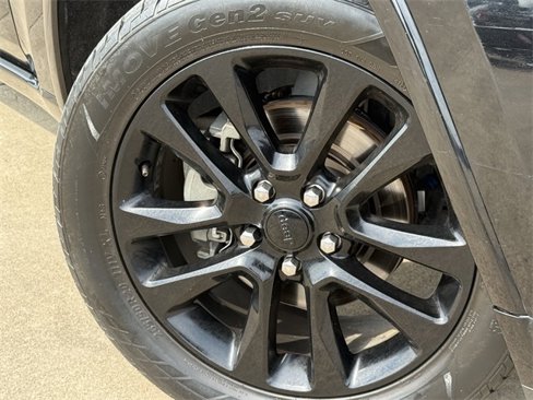 Used 2018 Jeep Grand Cherokee Altitude image 9