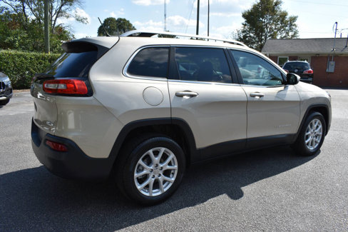 Used 2014 Jeep Cherokee Latitude image 3