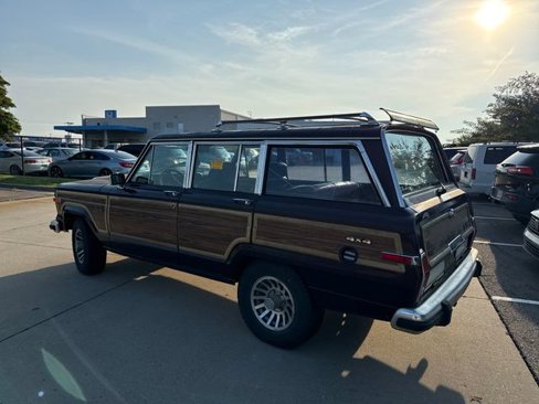 Used 1990 Jeep Grand Wagoneer image 3