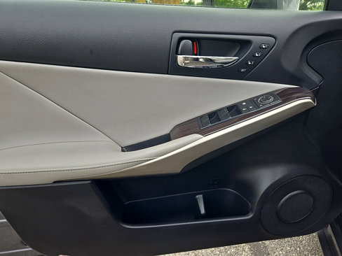 Used 2015 Lexus IS 350 AWD image 12
