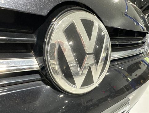 Used 2019 Volkswagen Golf SE image 9