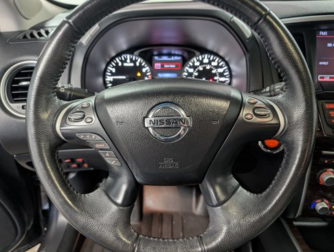 Used 2015 Nissan Pathfinder Platinum w/ Family Entertainment Package image 20