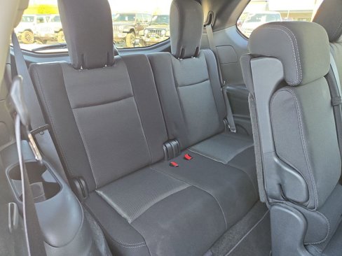 Used 2018 Nissan Pathfinder SV image 16
