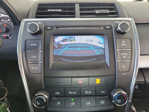 Used 2017 Toyota Camry SE image 8