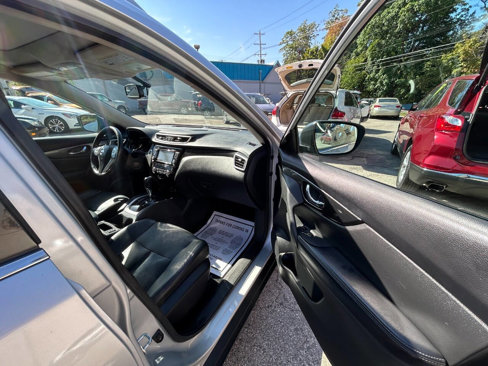 Used 2016 Nissan Rogue SL w/ SL Premium Package image 9