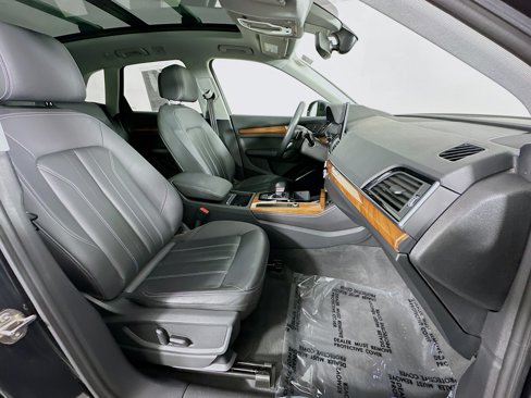 Used 2021 Audi Q5 Premium Plus w/ Premium Plus Package image 31