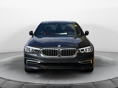 Used 2019 BMW 530i w/ Luxury Package image 2