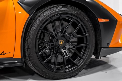 Used 2023 Lamborghini Huracan Sterrato image 48