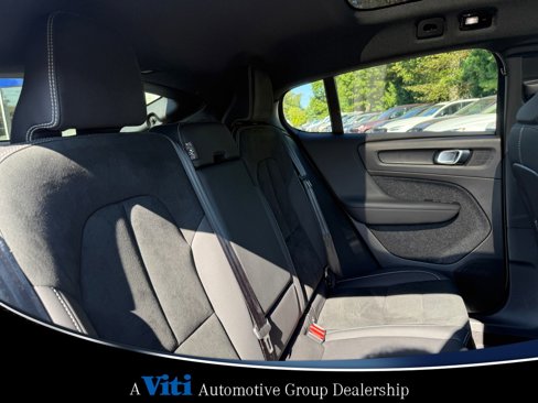 Certified 2023 Volvo C40 P8 Recharge Ultimate image 28