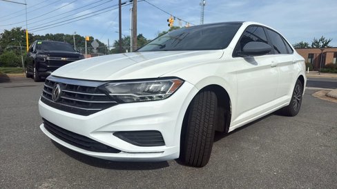 Used 2019 Volkswagen Jetta SE w/ Cold Weather Package image 3