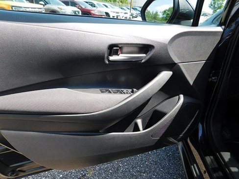 Used 2021 Toyota Corolla LE image 10