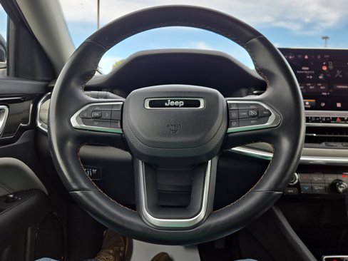 Used 2022 Jeep Compass Limited image 17