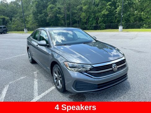 Used 2022 Volkswagen Jetta SE image 2